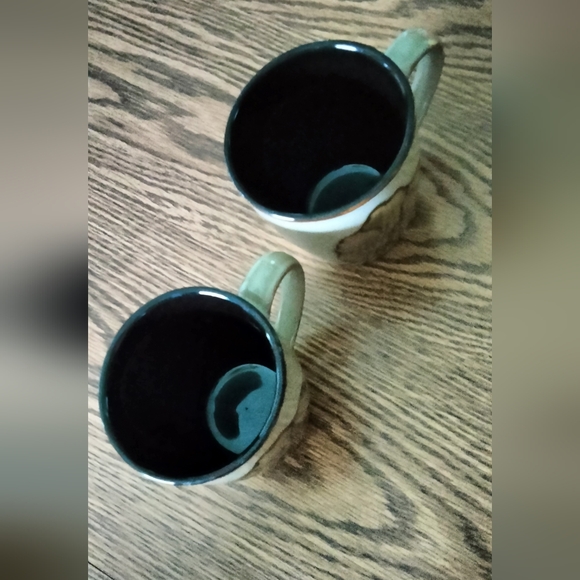 Beautiful Set of 2 Pfaltzgraff Coffee Cups Painted Poppies Pattern - Picture 3 of 7